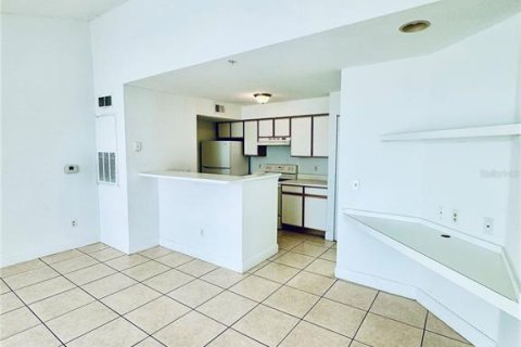 Appartement à louer à Kissimmee, Floride: 1 chambre, 70.79 m2 № 1373133 - photo 2