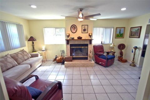 Casa en venta en Lehigh Acres, Florida, 2 dormitorios, 115.66 m2 № 1251004 - foto 15