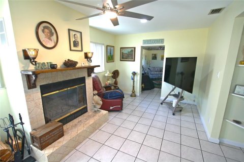 Casa en venta en Lehigh Acres, Florida, 2 dormitorios, 115.66 m2 № 1251004 - foto 17