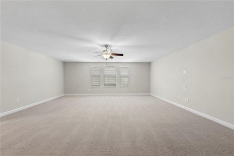 House in Land O' Lakes, Florida 5 bedrooms, 350.52 sq.m. № 1376336 - photo 28