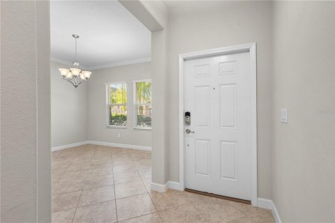 House in Land O' Lakes, Florida 5 bedrooms, 350.52 sq.m. № 1376336 - photo 3