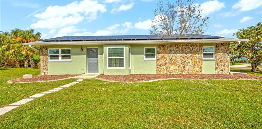 House in Punta Gorda, Florida 3 bedrooms, 126.16 sq.m. № 1432560