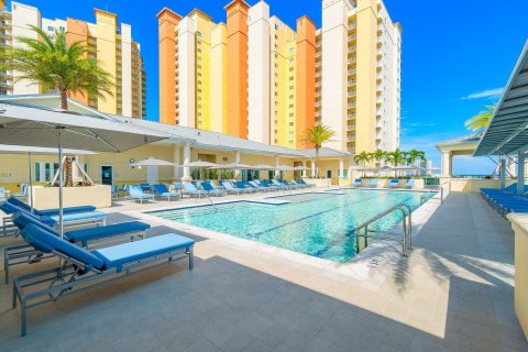 Condominio en venta en Riviera Beach, Florida, 2 dormitorios, 162.02 m2 № 1186651 - foto 19