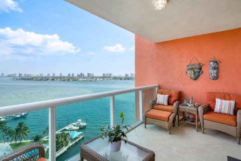 Condo in Riviera Beach, Florida, 2 bedrooms  № 1186651 - photo 27