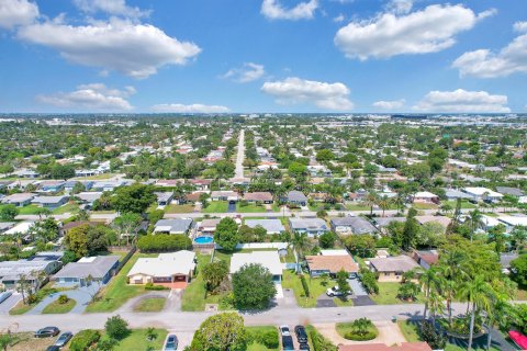 House in Oakland Park, Florida 2 bedrooms, 93.65 sq.m. № 1186618 - photo 7