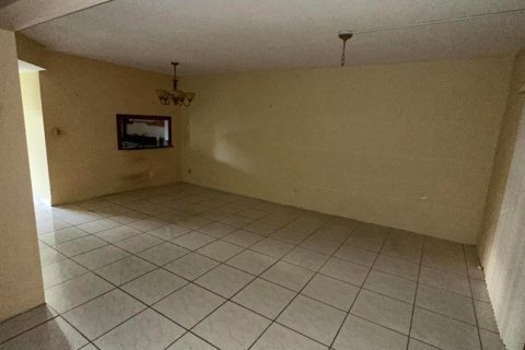 Condo in Lake Worth, Florida, 2 bedrooms  № 1174569 - photo 3