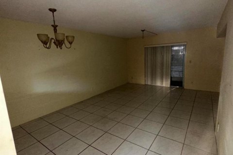 Condo in Lake Worth, Florida, 2 bedrooms  № 1174569 - photo 6