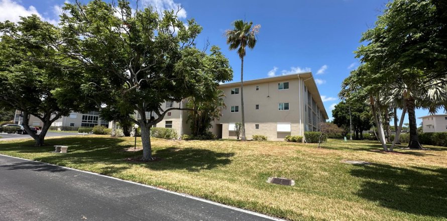 Condo in Lake Worth, Florida, 2 bedrooms  № 1174569