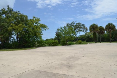 Commercial property in Edgewater, Florida № 1306903 - photo 4