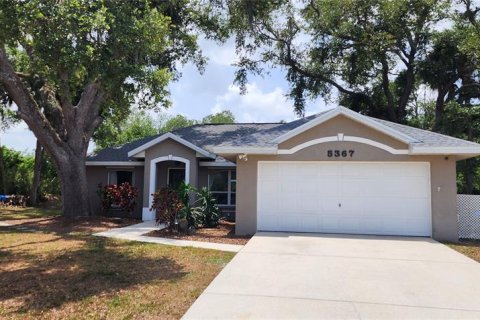 House in North Port, Florida 3 bedrooms, 117.8 sq.m. № 1196823 - photo 1