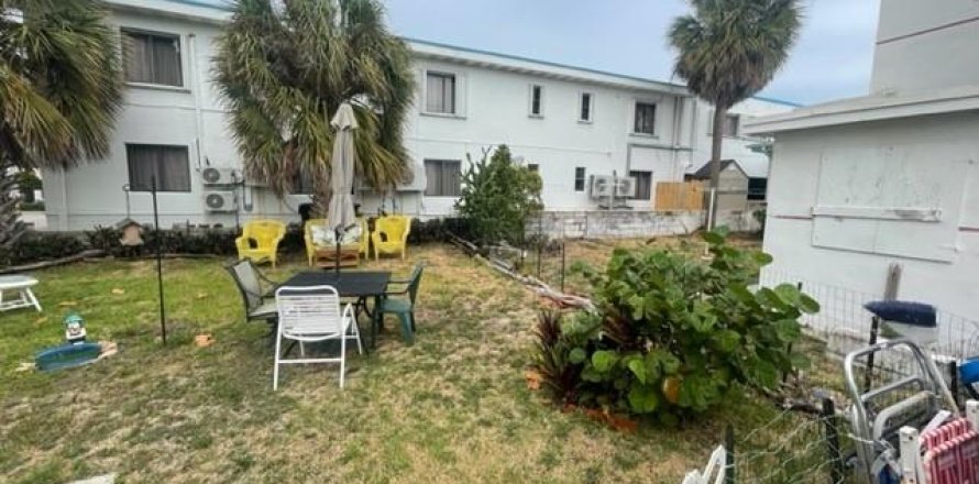 House in Hollywood, Florida 1 bedroom № 114154