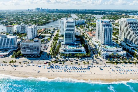 Condo in Fort Lauderdale, Florida, 2 bedrooms  № 1321734 - photo 2