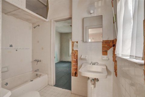 Villa ou maison à vendre à Miami, Floride: 2 chambres, 106 m2 № 1354570 - photo 24