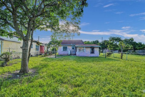 Villa ou maison à vendre à Miami, Floride: 2 chambres, 106 m2 № 1354570 - photo 2