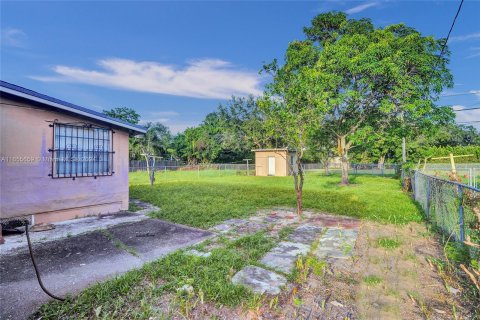 Villa ou maison à vendre à Miami, Floride: 2 chambres, 106 m2 № 1354570 - photo 4