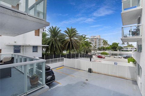 Copropriété à vendre à Miami Beach, Floride: 1 chambre, 92.34 m2 № 1354532 - photo 11