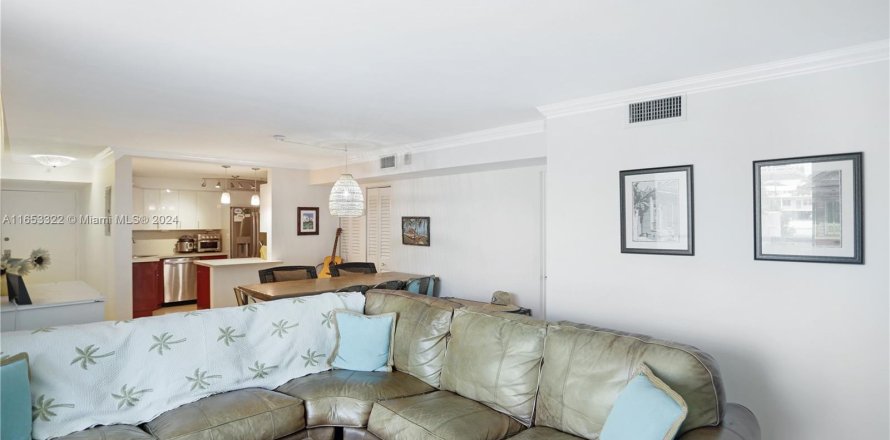 Condo in Miami Beach, Florida, 1 bedroom  № 1354532