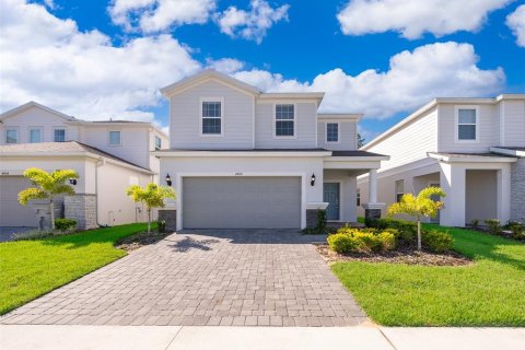 House in Davenport, Florida 6 bedrooms, 289.2 sq.m. № 1392508 - photo 1