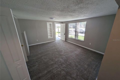 Immobilier commercial à vendre à Zephyrhills, Floride: 6 chambres, 254.92 m2 № 1392539 - photo 18