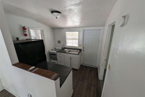 Immobilier commercial à vendre à Zephyrhills, Floride: 6 chambres, 254.92 m2 № 1392539 - photo 13