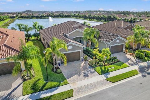 Villa ou maison à vendre à Fort Myers, Floride: 2 chambres, 172.52 m2 № 826824 - photo 4