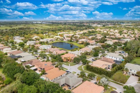 House in Lake Worth, Florida 4 bedrooms, 394.46 sq.m. № 1118117 - photo 3