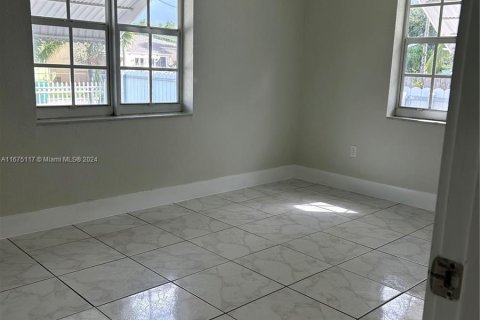 Casa en venta en Miami, Florida, 3 dormitorios, 82.13 m2 № 1398364 - foto 14