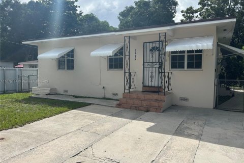 Casa en venta en Miami, Florida, 3 dormitorios, 82.13 m2 № 1398364 - foto 1