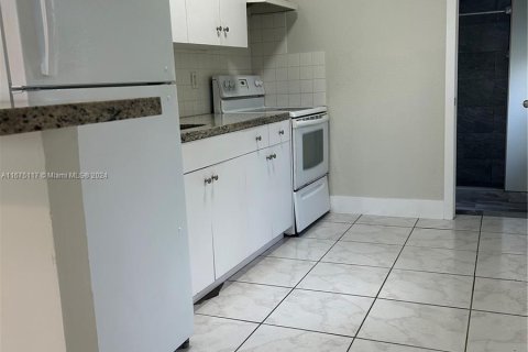 Casa en venta en Miami, Florida, 3 dormitorios, 82.13 m2 № 1398364 - foto 8