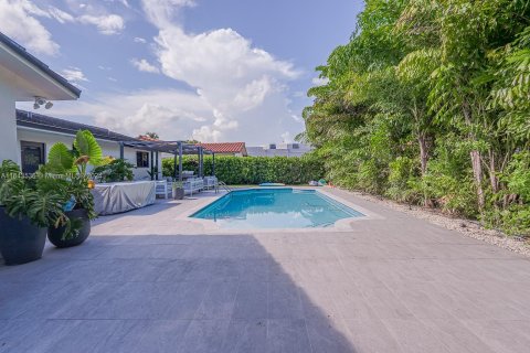 Villa ou maison à vendre à Miami, Floride: 5 chambres, 187.38 m2 № 1325377 - photo 23