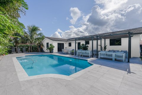 Villa ou maison à vendre à Miami, Floride: 5 chambres, 187.38 m2 № 1325377 - photo 1