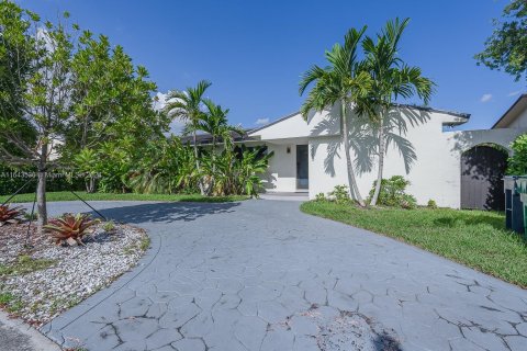 Villa ou maison à vendre à Miami, Floride: 5 chambres, 187.38 m2 № 1325377 - photo 24