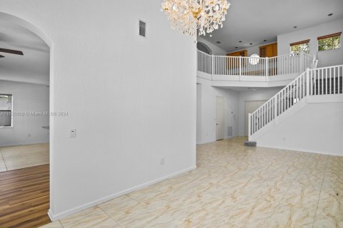 Villa ou maison à vendre à Pembroke Pines, Floride: 5 chambres, 268.95 m2 № 1325376 - photo 12