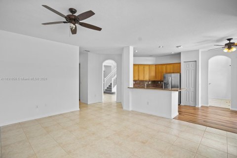 Villa ou maison à vendre à Pembroke Pines, Floride: 5 chambres, 268.95 m2 № 1325376 - photo 24