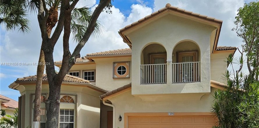 Villa ou maison à Pembroke Pines, Floride 5 chambres, 268.95 m2 № 1325376