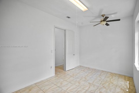 Villa ou maison à vendre à Pembroke Pines, Floride: 5 chambres, 268.95 m2 № 1325376 - photo 30