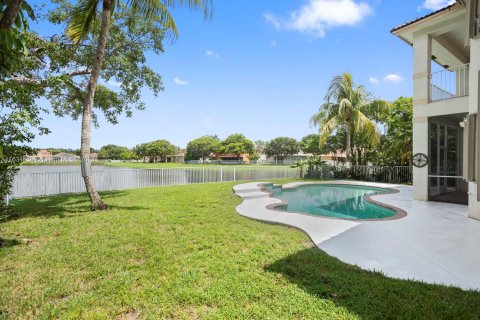 Villa ou maison à vendre à Pembroke Pines, Floride: 5 chambres, 268.95 m2 № 1325376 - photo 5