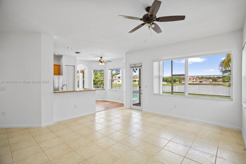 Villa ou maison à vendre à Pembroke Pines, Floride: 5 chambres, 268.95 m2 № 1325376 - photo 21