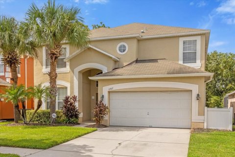 Villa ou maison à vendre à Kissimmee, Floride: 7 chambres, 267.65 m2 № 1354851 - photo 1