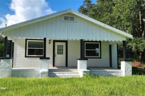 Villa ou maison à vendre à Zephyrhills, Floride: 2 chambres, 100.33 m2 № 1354852 - photo 1