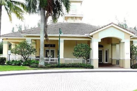 House in Deerfield Beach, Florida 3 bedrooms, 128.95 sq.m. № 1185199 - photo 7