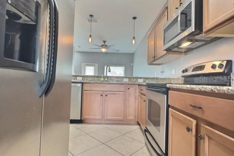 Adosado en venta en Tampa, Florida, 2 dormitorios, 101.08 m2 № 1358306 - foto 6