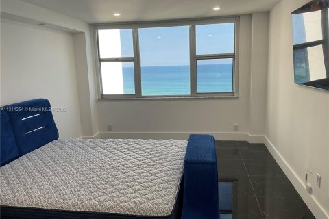 Copropriété à vendre à Hallandale Beach, Floride: 1 chambre, 77.29 m2 № 186572 - photo 13