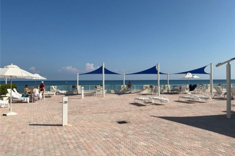 Condominio en venta en Hallandale Beach, Florida, 1 dormitorio, 77.29 m2 № 186572 - foto 28