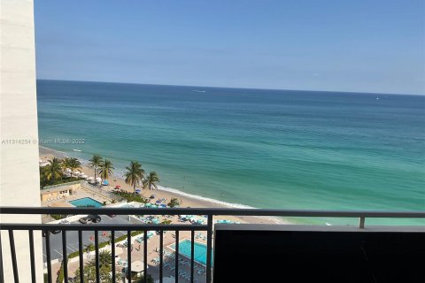 Copropriété à vendre à Hallandale Beach, Floride: 1 chambre, 77.29 m2 № 186572 - photo 24