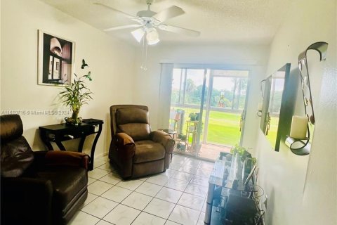 Condominio en venta en Pembroke Pines, Florida, 2 dormitorios, 88.54 m2 № 1233358 - foto 20