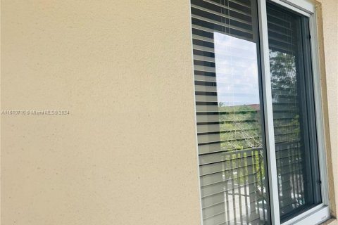 Condominio en venta en Pembroke Pines, Florida, 2 dormitorios, 88.54 m2 № 1233358 - foto 22