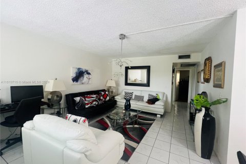 Condominio en venta en Pembroke Pines, Florida, 2 dormitorios, 88.54 m2 № 1233358 - foto 6