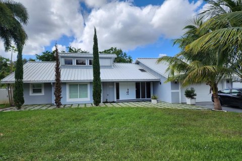 Villa ou maison à vendre à Palm Springs, Floride: 3 chambres, 204.85 m2 № 815044 - photo 3