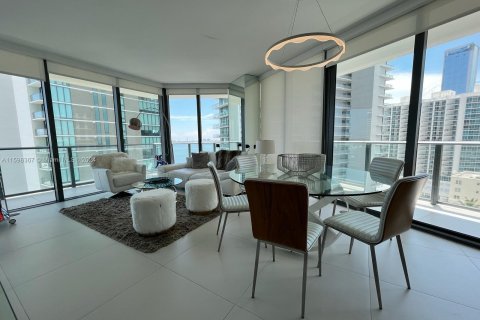 Copropriété à louer à Miami, Floride: 2 chambres, 107.02 m2 № 1206881 - photo 3